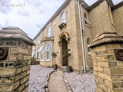 Great double room in excellent location! Main Photo