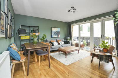Double room on edge of Holyrood Park Main Photo