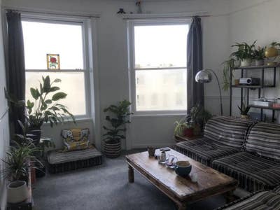 Large double room available to rent for 6 months  Main Photo