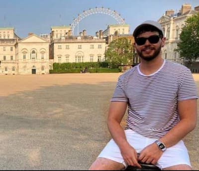 Professional male looking for a room  Main Photo