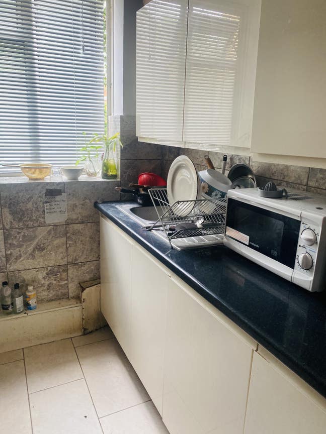 NW6 Lrg twin nearAbbey Rd for 2 friends  or Single Main Photo