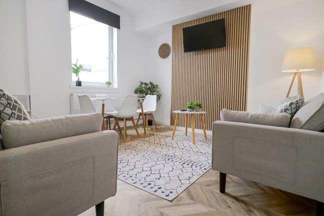 1St Floor Room Available to Rent  Main Photo