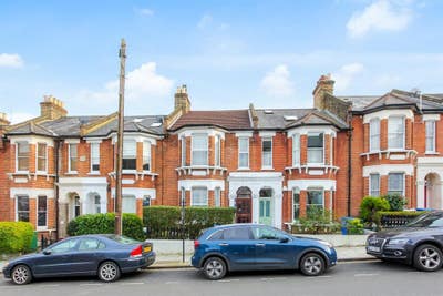 Large house with room just available Main Photo