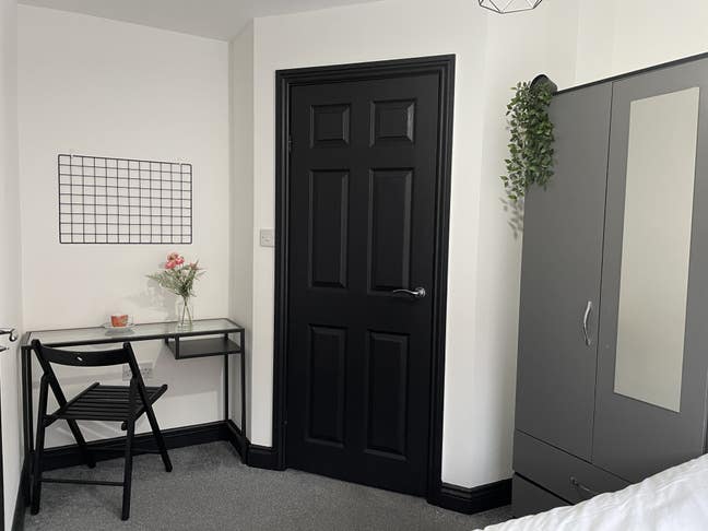 Modern Ensuite Rooms in CV2, Near the City Centre! Main Photo