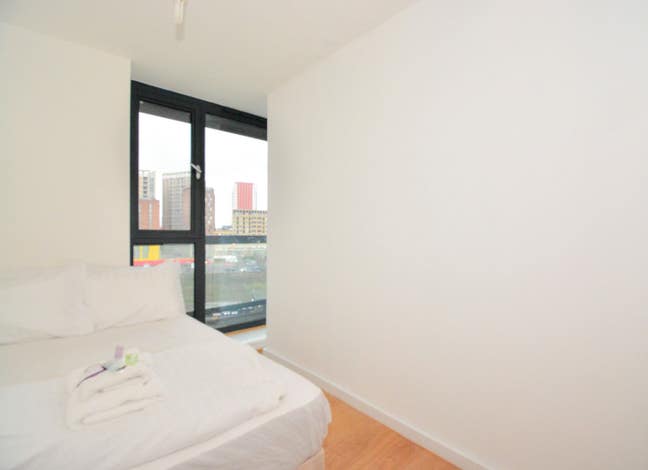 Single Room in Modern Flat  Main Photo