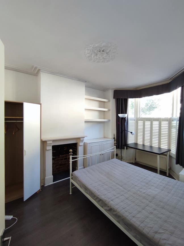 Room to rent in friendly Clapham Junction house Main Photo