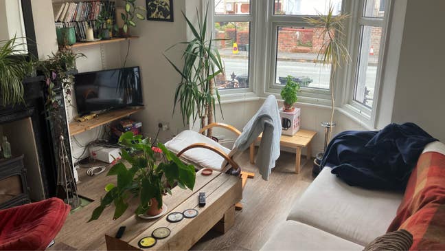 Room Available in Friendly, Chilled House l Main Photo