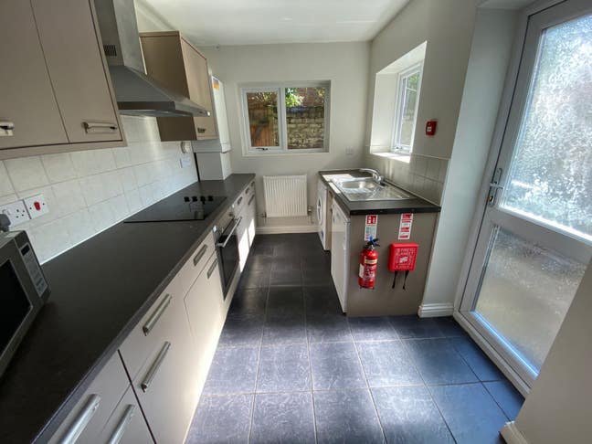 6 Bed House Share - Trafford Street CASHBACK!! Main Photo