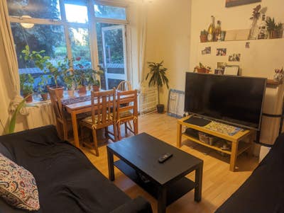 Spare Room - Waterloo &pound;875  Per Month  Main Photo