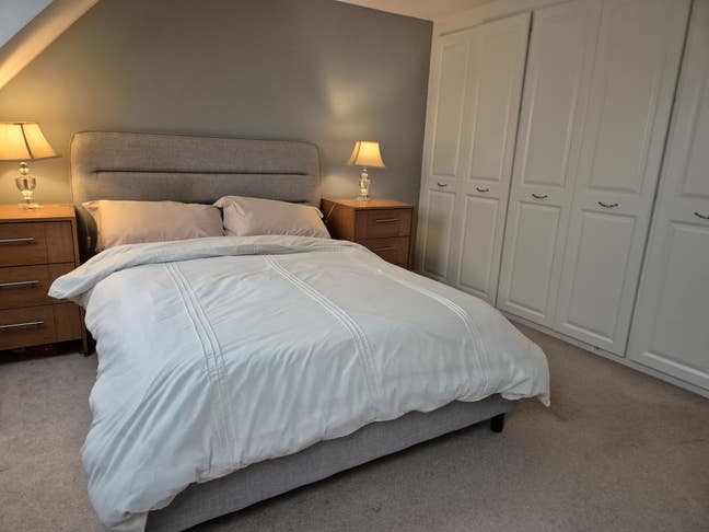 Double  room available in a big house. Main Photo