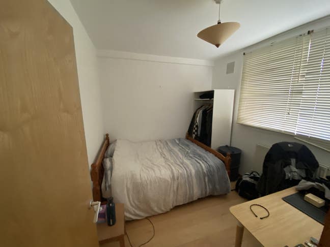 Room to rent in wapping  Main Photo