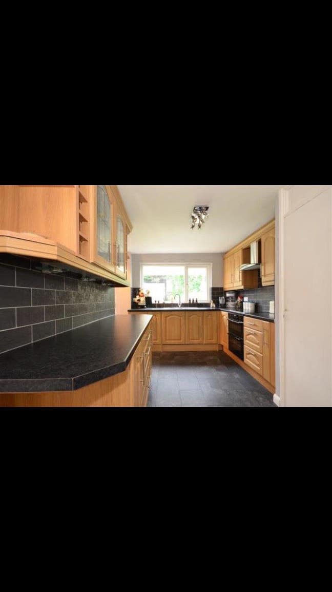 Modern  Rooms very close to Basildon town Centre Main Photo
