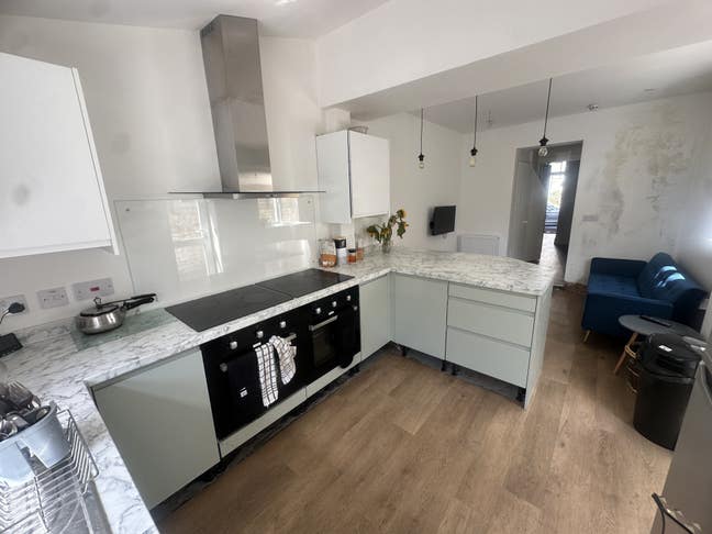 En-suites double room in Southville available NOW Main Photo