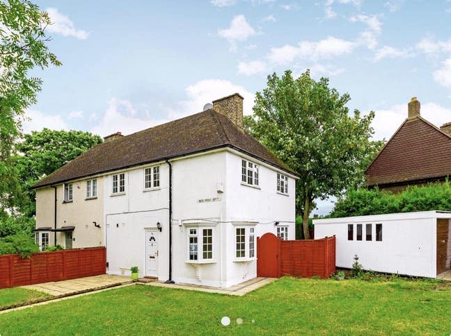 Double room available in beautiful house & garden Main Photo