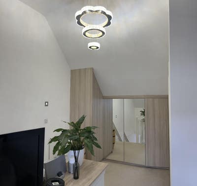 Private Top-Floor Master Suite - short term let Main Photo