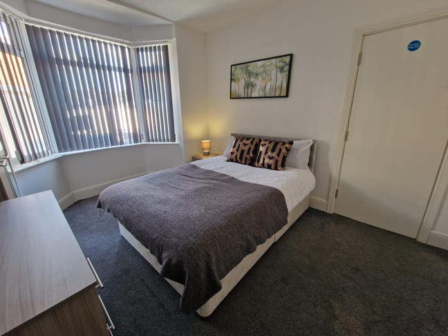 🚀 Move-In Ready! NHS Rooms on Alliance Ave! 🛏️ Main Photo