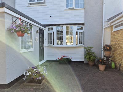 Double room to let in terraced house, Windsor Main Photo