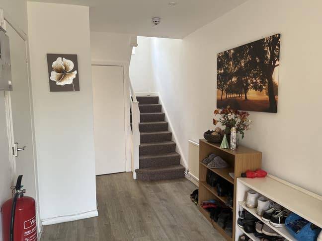 Single Room available to let in shared house Main Photo