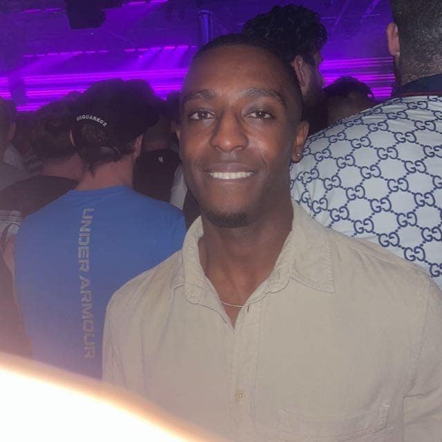 Professional looking for a friendly social house  Main Photo