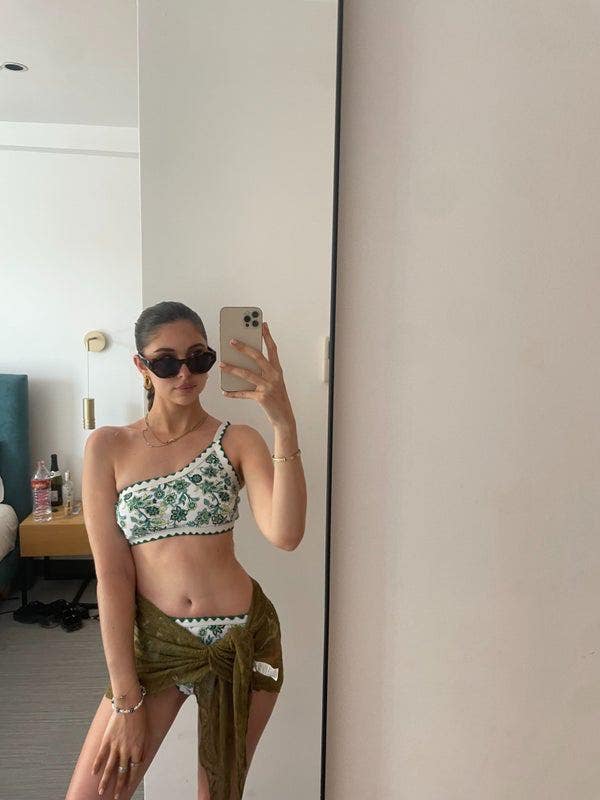 Looking for a room in London or buddy-up  Main Photo