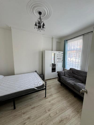 Double room for a person at Totthenham hale Main Photo
