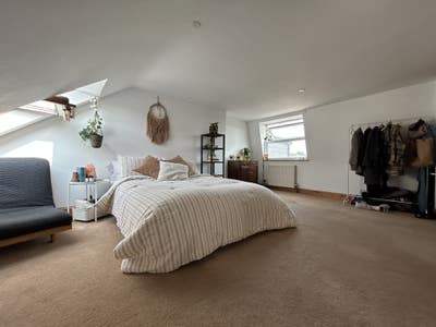 Stunning Ensuite Double Room - Short Term Only  Main Photo