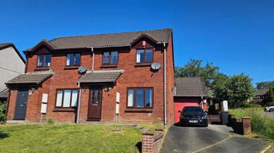 Immaculate 3 bed house    Main Photo
