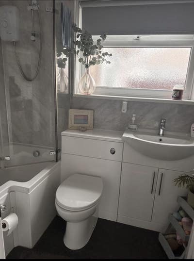 Double room to front of property  Main Photo