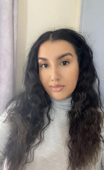 I am a professional female aged 26. I am look... Main Photo