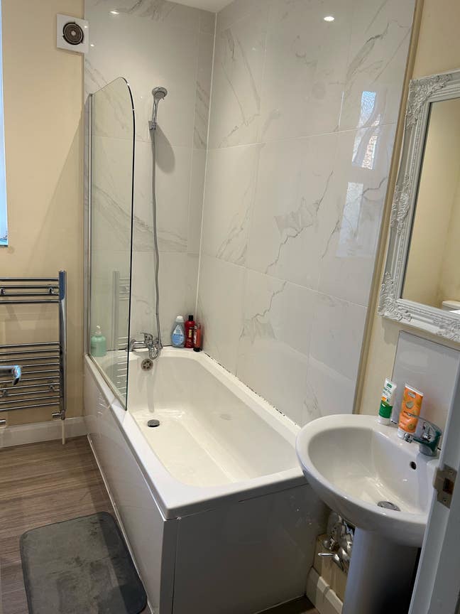 Shared house . Main Photo