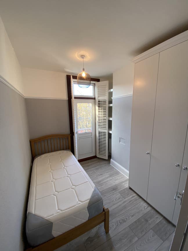 Single room with privet balcony  Main Photo