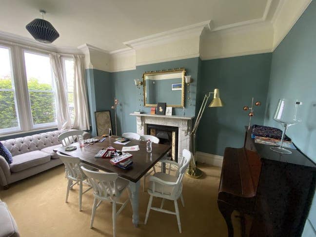 Double Bedroom in Spacious Professional House Main Photo