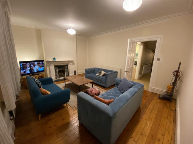 Double Bedroom in Lovely House Main Photo