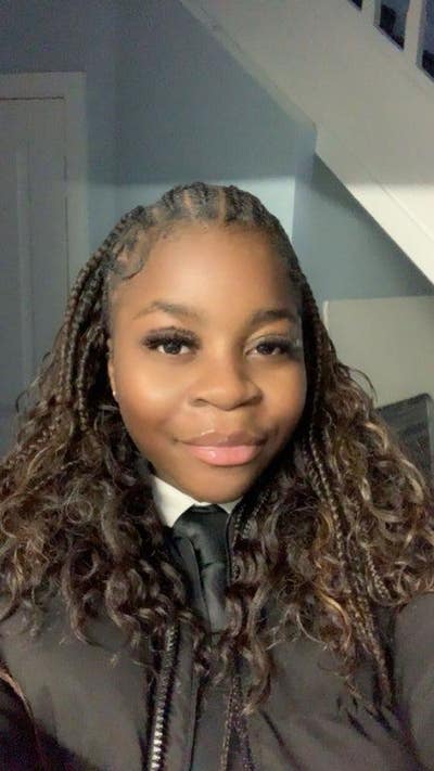 I’m Fifi, 23, and a student studying at Sho... Main Photo