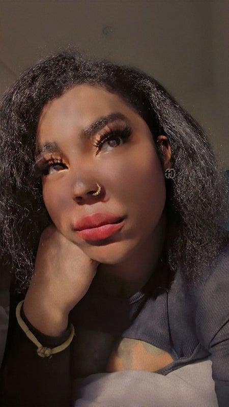 Room with ensuite needed Main Photo