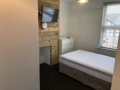 Single en suite room in Newton Abbot Main Photo