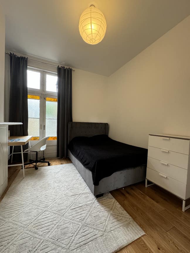 *Spacious Double Bedroom w/Private Garden Access** Main Photo