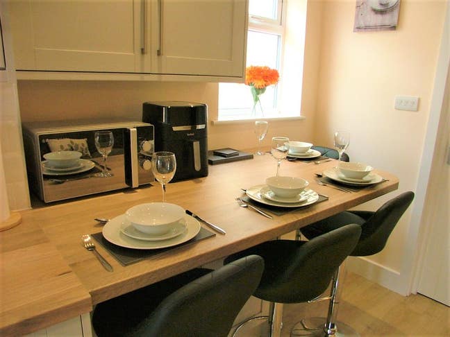 Amazing ensuite room in stunning house Main Photo