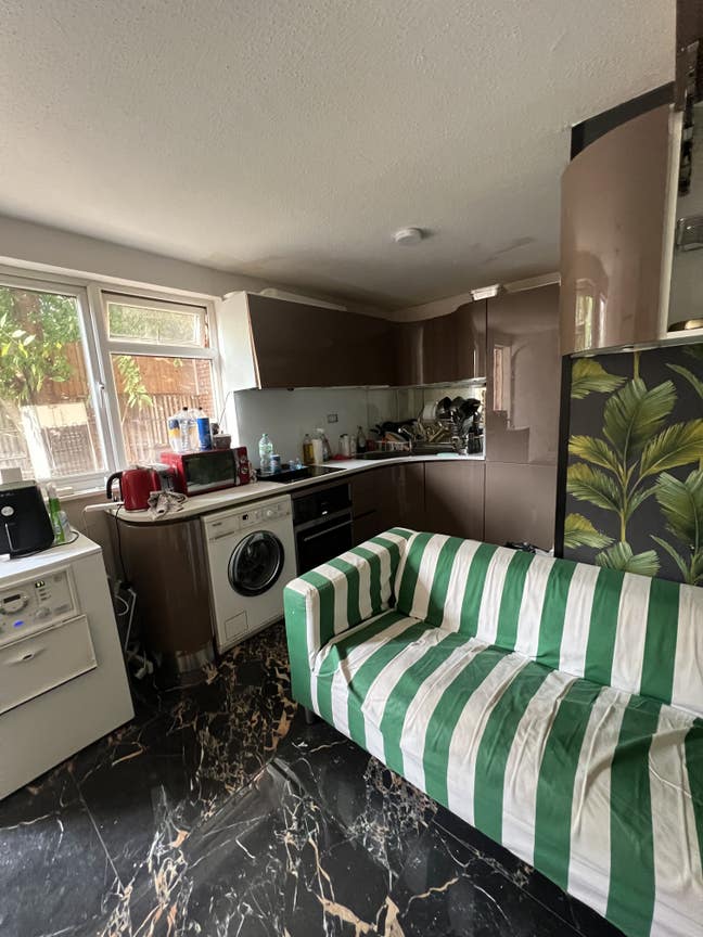 Bright single Rooms in Prime Location  Main Photo