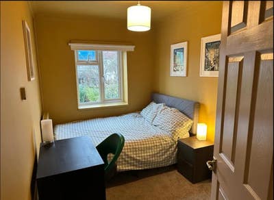 Double room in family hove  Main Photo