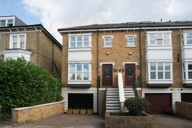 Double Room in p/share. ALL inc+WiFi+Cleaner+TVs Main Photo