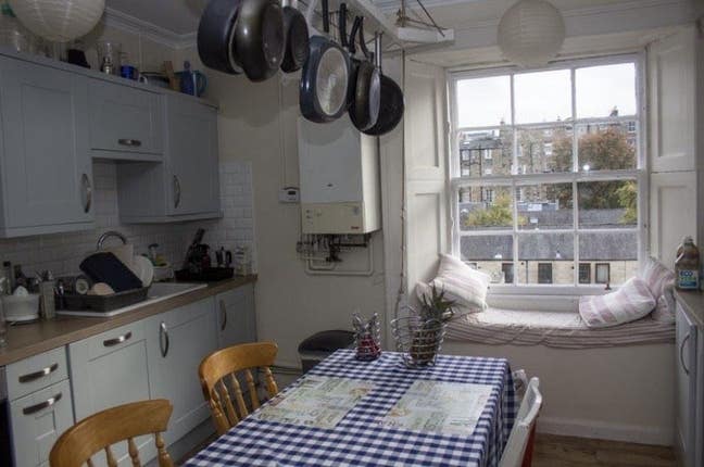 Room in Stockbridge  Main Photo