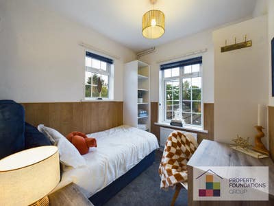 Refurbished Furnished Double Bedrooms Main Photo