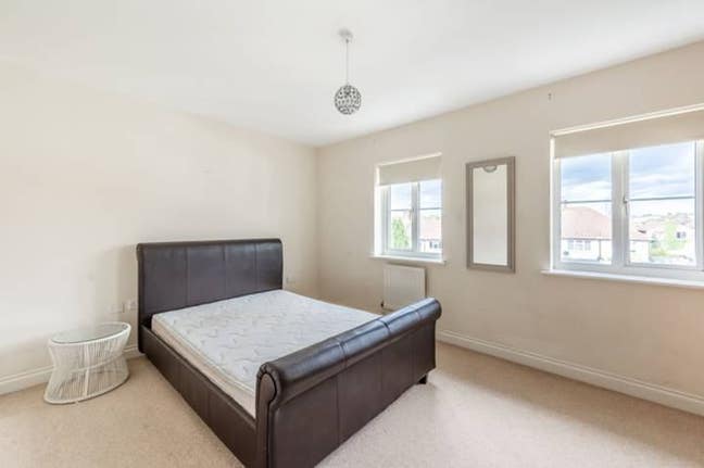 Premium Room £1075pm Watford Tube/Junction Main Photo