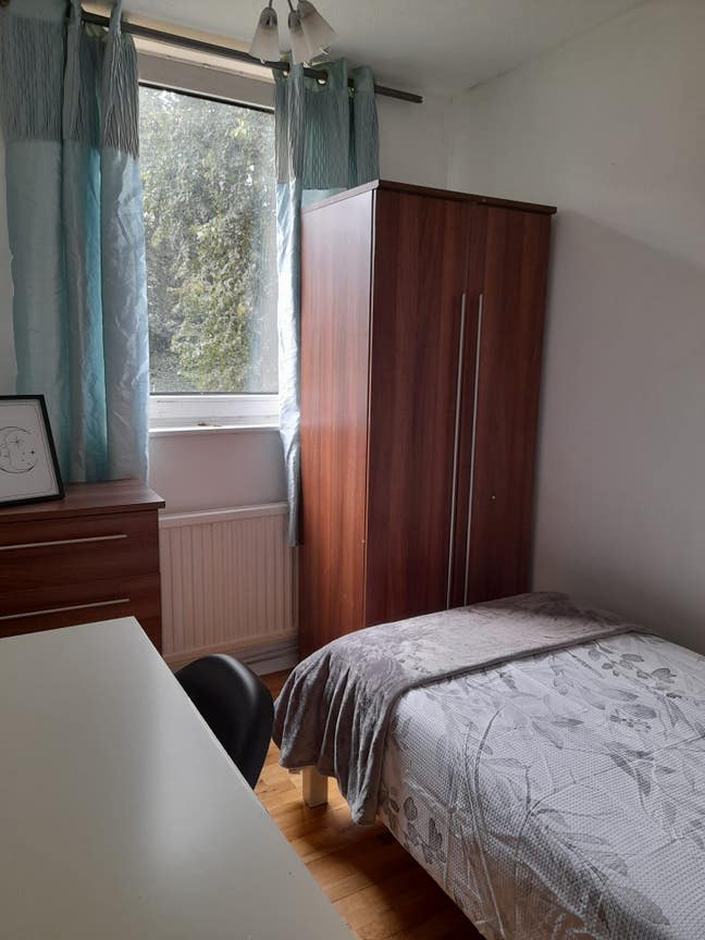 Convenient Single Room At East Putney Underground Main Photo