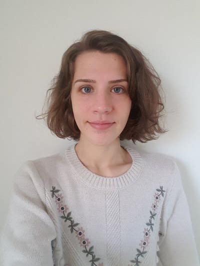 Hi, I'm April. I am looking for somewhere to ... Main Photo