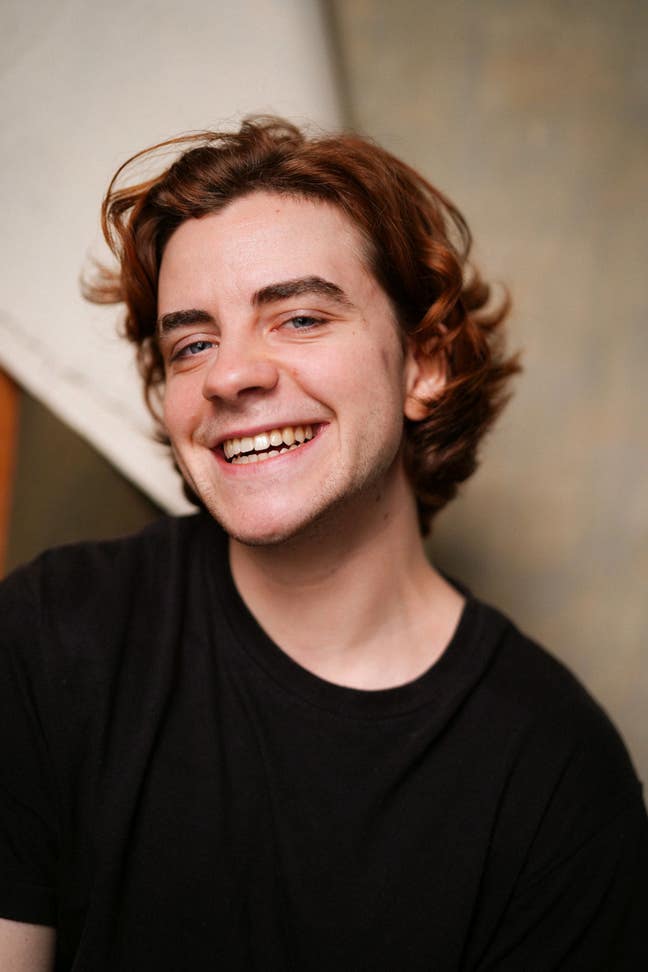 Professional looking for a room North London Main Photo