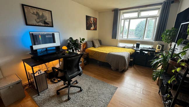 Large double room Main Photo