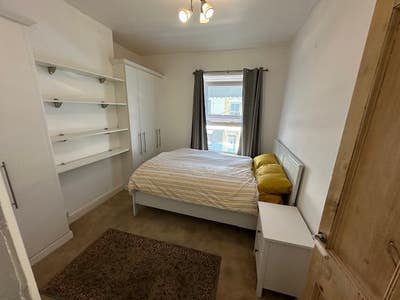 Double room in central Cardiff Main Photo