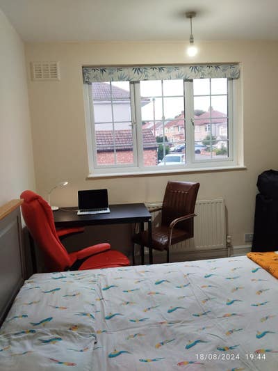 Large Kingsize fully furnished room Main Photo